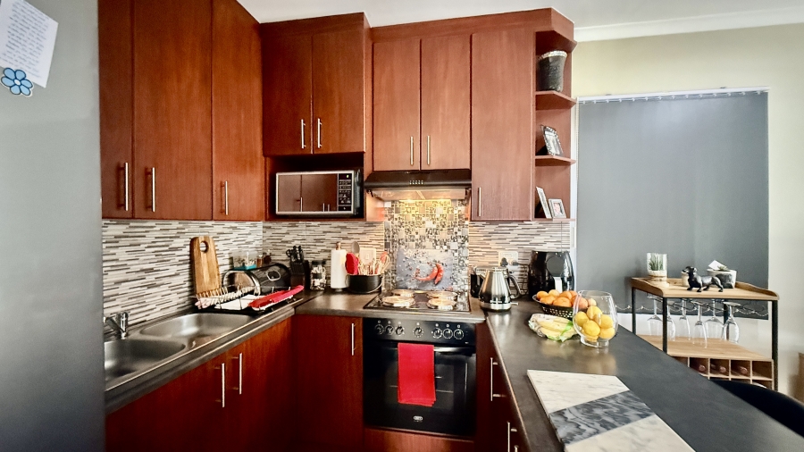2 Bedroom Property for Sale in Parsonsvlei Eastern Cape